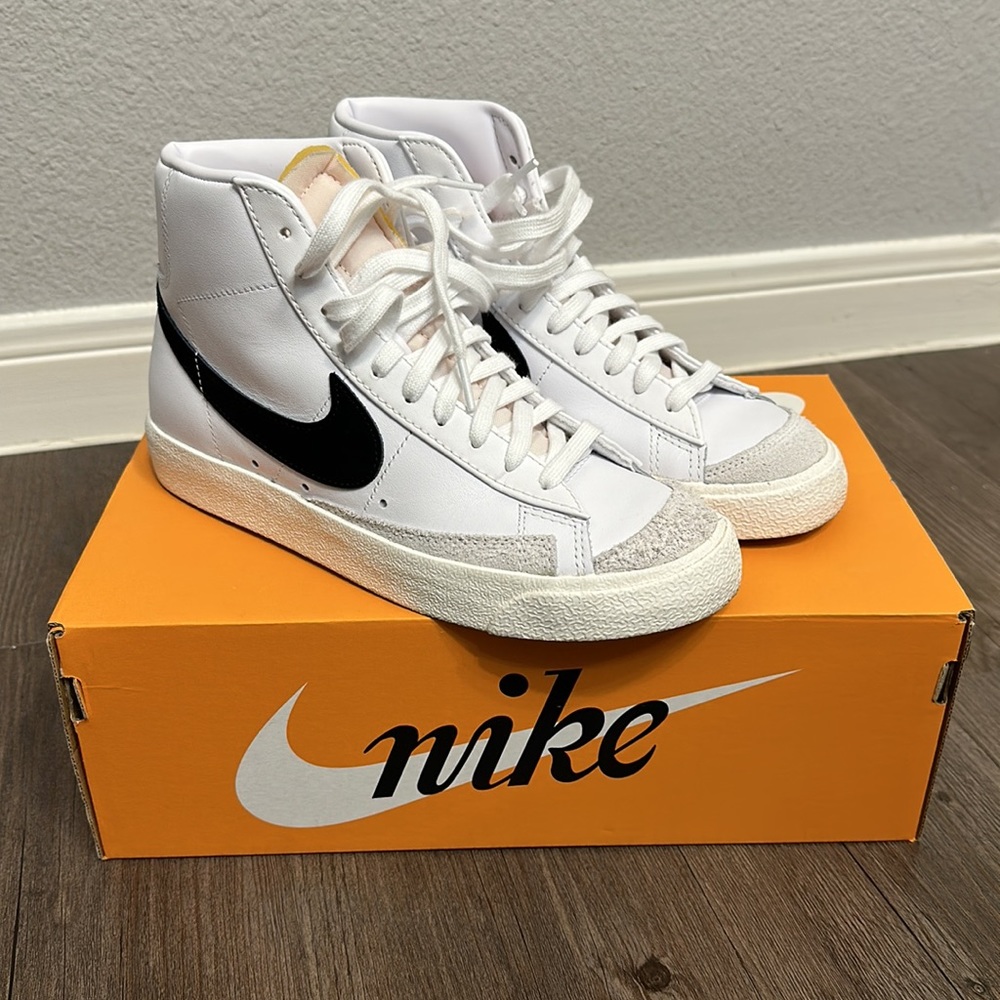 Nike Blazer Mid Shoes